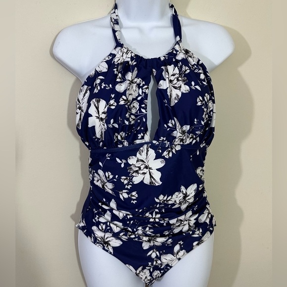 B 2 Prity sz med 1 piece swimsuit in a blue & white beachy look Nearly new - Picture 6 of 14